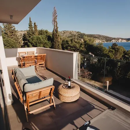 3in1 * ロゴズニッツァ