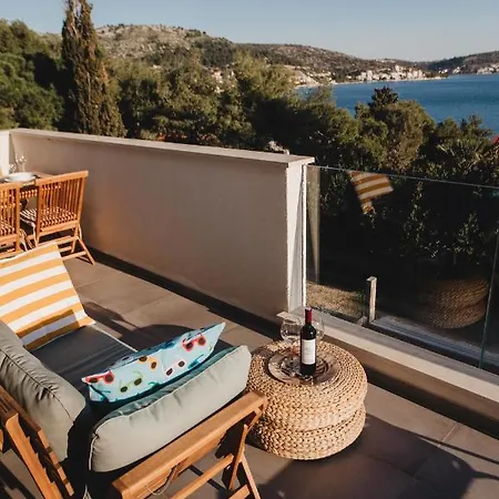 Apartment 3in1 Rogoznica (Sibenik-Knin)