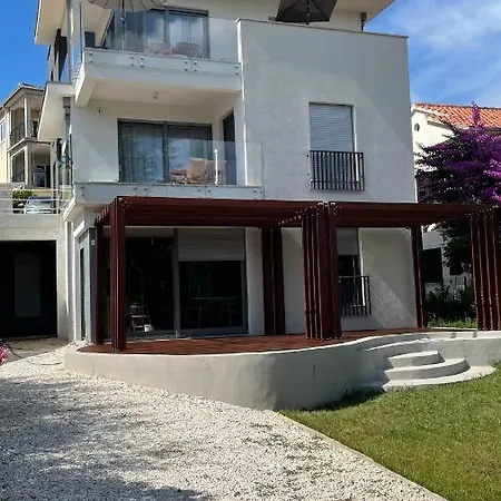 3in1 * Rogoznica (Sibenik-Knin)